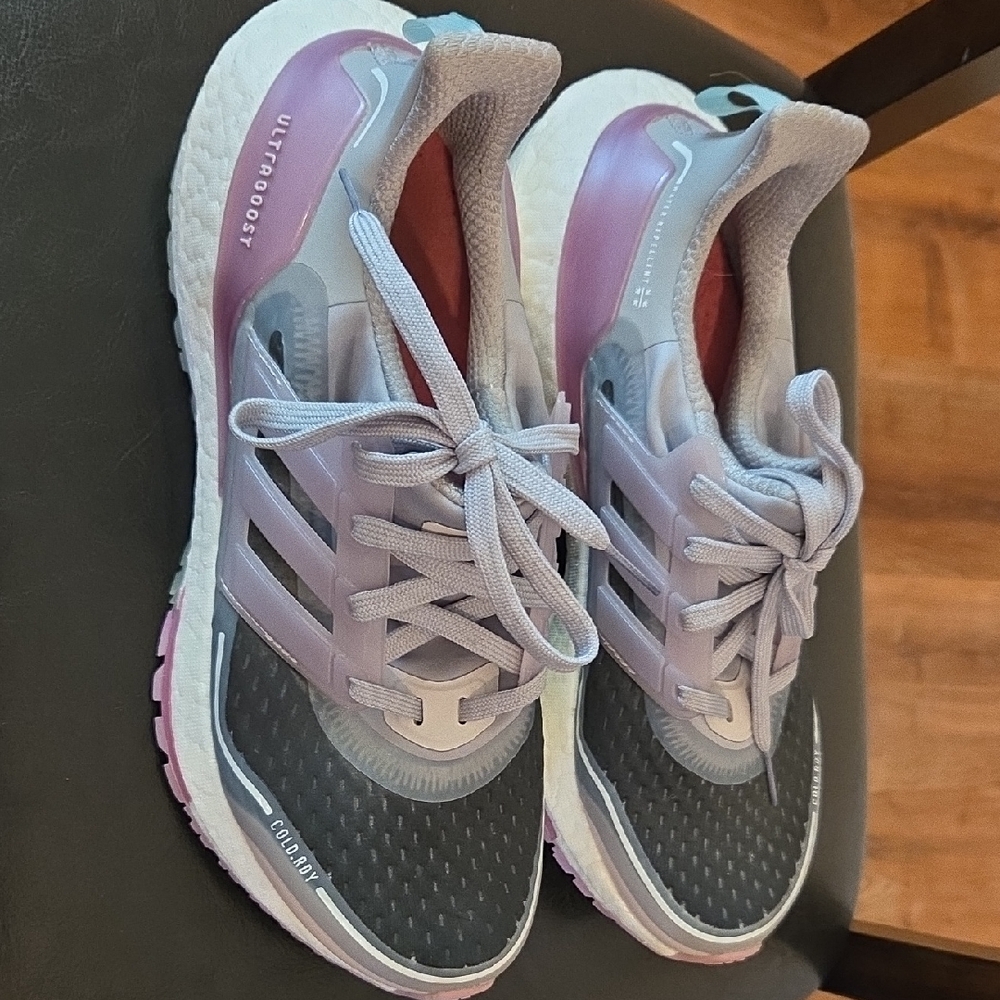 Adidas Gray and Pink Athletic Shoes with Modern Silhouette